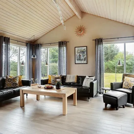 Nyaraló Danijela - 1-2km From The Sea By Interhome Hals