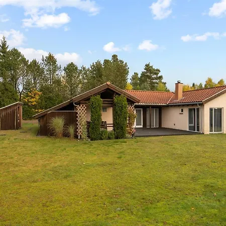 Danijela - 1-2km From The Sea By Interhome Nyaraló